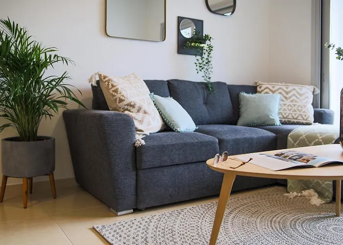 Phaedrus Living: City Centre Luxury Flat Esperidon 201