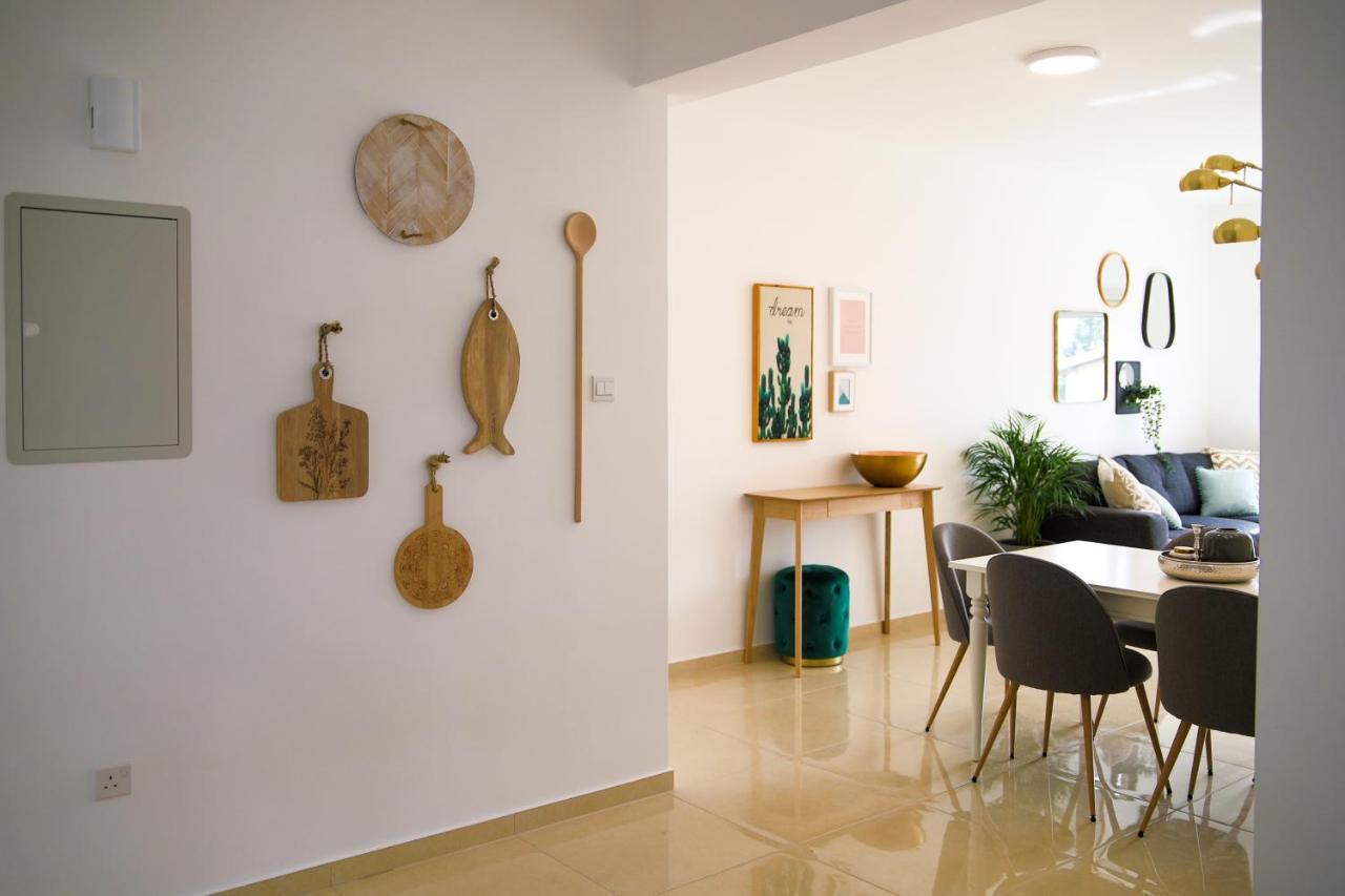 Phaedrus Living: Centre Luxury Flat Esperidon 201 *